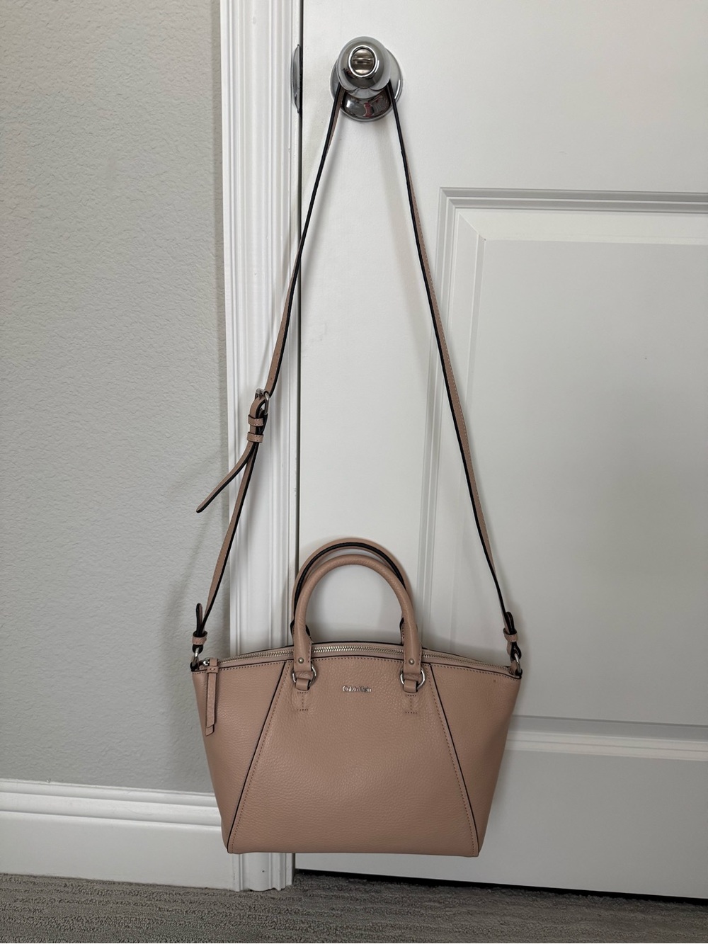 NWOT-Calvin Klein leather crossbody, pale blush/beige, w/original dustbag